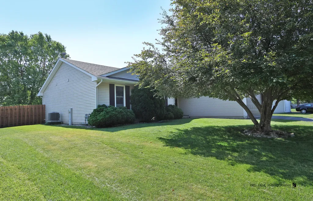 608 Wimbleton Trail Mchenry IL 60050