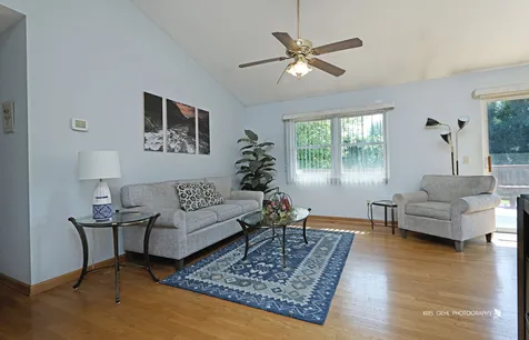 608 Wimbleton Trail Mchenry IL 60050