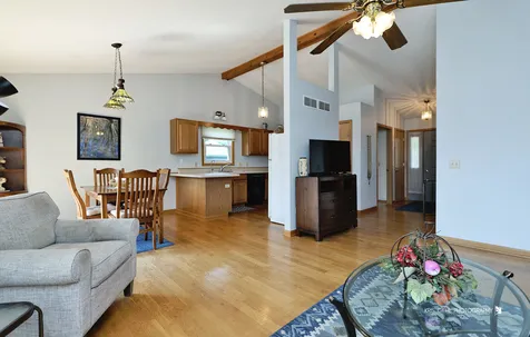608 Wimbleton Trail Mchenry IL 60050