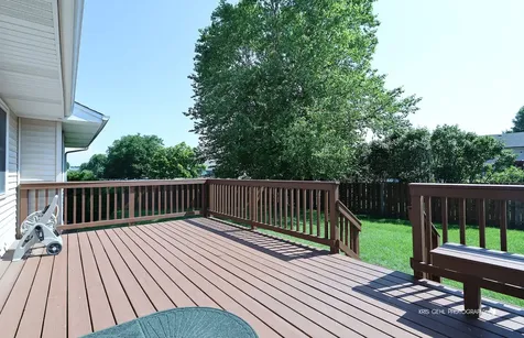 608 Wimbleton Trail Mchenry IL 60050