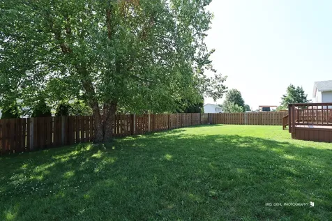 608 Wimbleton Trail Mchenry IL 60050