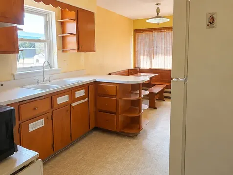 1039 Eastern Avenue Bellwood IL 60104