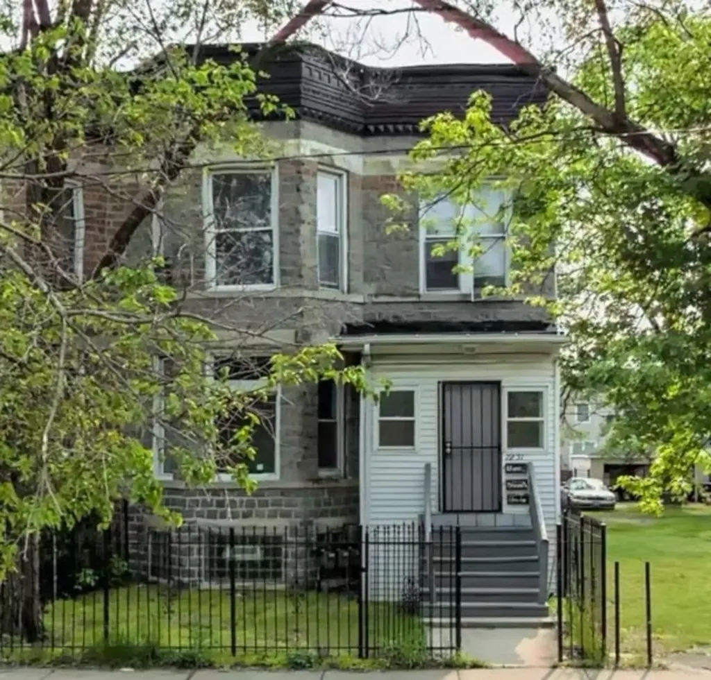 7251 South Stewart Avenue Chicago IL 60621