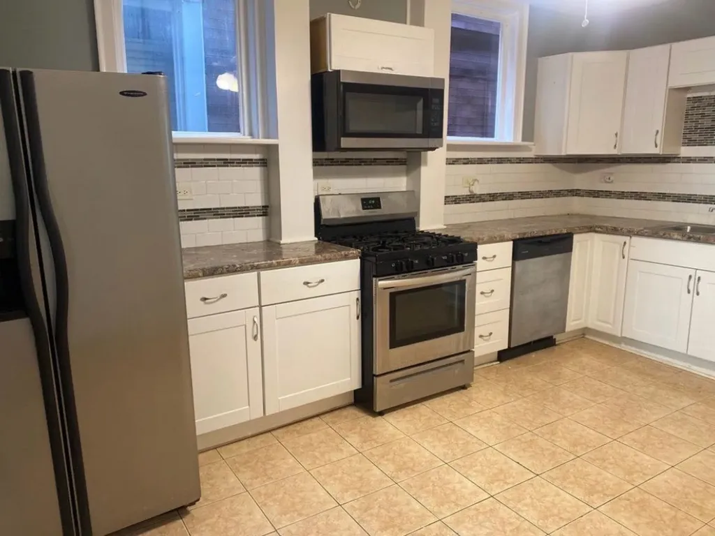 7251 South Stewart Avenue Chicago IL 60621