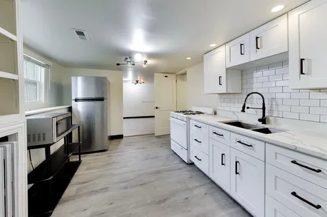 5359 West Berenice Avenue Chicago IL 60641