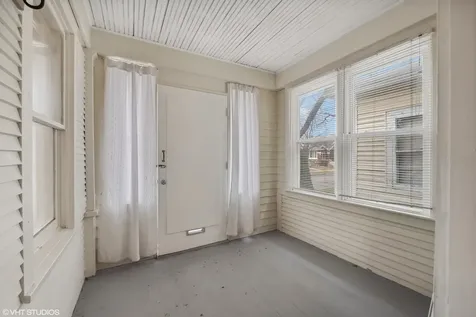 5359 West Berenice Avenue Chicago IL 60641
