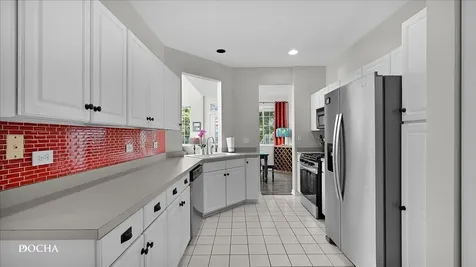 39 South Oakhurst Drive Aurora IL 60504