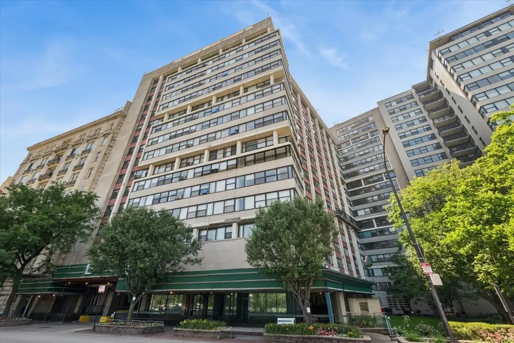 3420 North Lake Shore Drive Chicago IL 60657