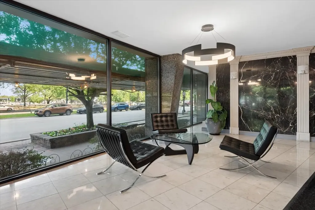 3420 North Lake Shore Drive Chicago IL 60657