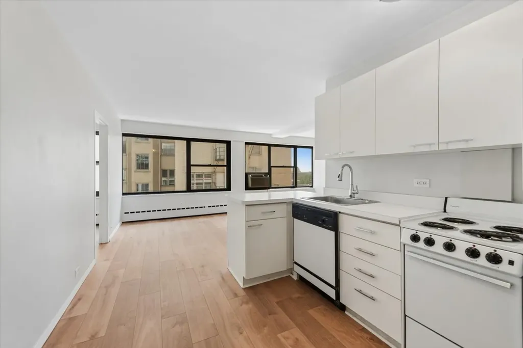 3420 North Lake Shore Drive Chicago IL 60657
