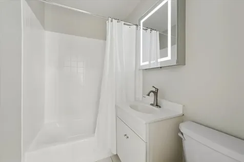 3420 North Lake Shore Drive Chicago IL 60657