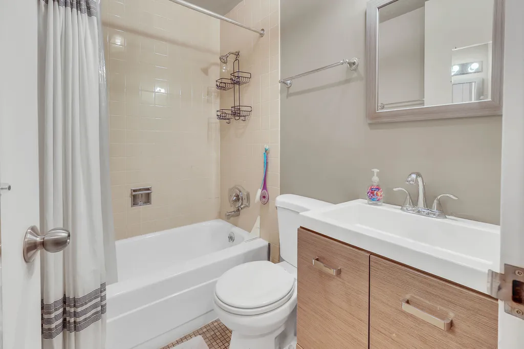 2901 South Michigan Avenue Chicago IL 60616