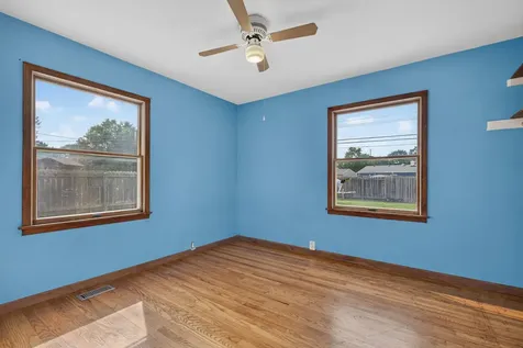 526 Laurel Avenue Romeoville IL 60446