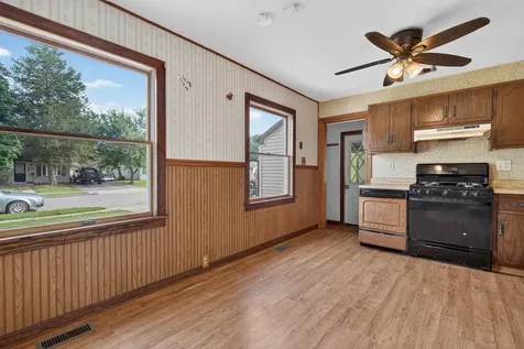 526 Laurel Avenue Romeoville IL 60446