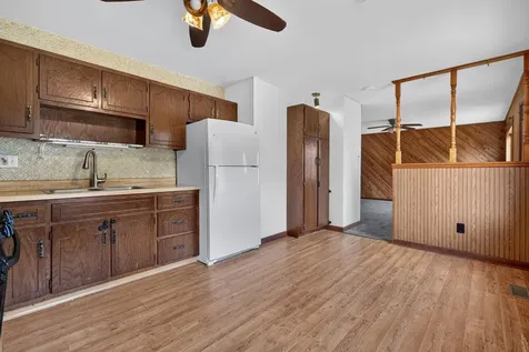 526 Laurel Avenue Romeoville IL 60446
