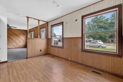 526 Laurel Avenue Romeoville IL 60446