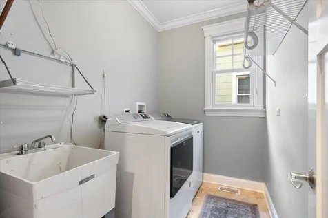 1925 West Berenice Avenue Chicago IL 60613