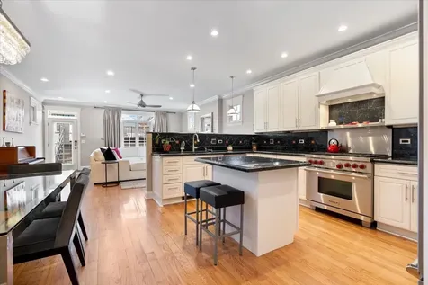 1925 West Berenice Avenue Chicago IL 60613