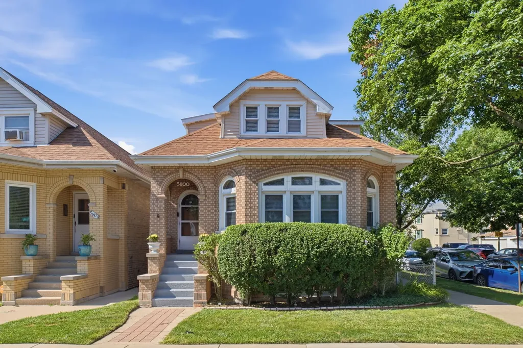 5800 West Giddings Street Chicago IL 60630