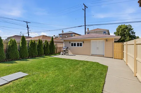 5800 West Giddings Street Chicago IL 60630