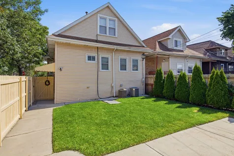 5800 West Giddings Street Chicago IL 60630