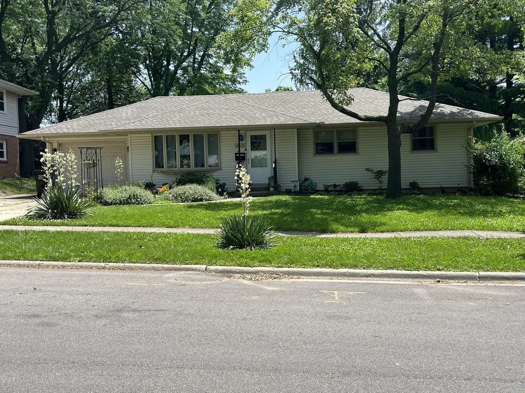 3931 Seward Avenue Rockford IL 61108