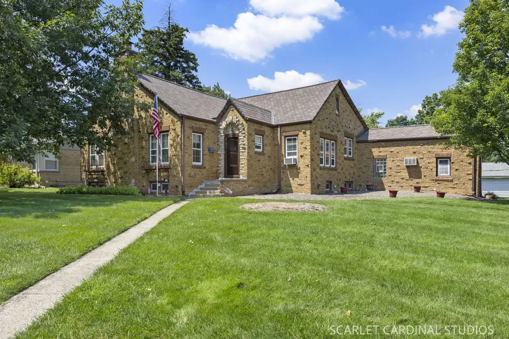 120 West Madison Street Villa Park IL 60181