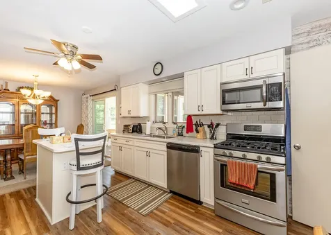 17028 Hubbard Road East Moline IL 61244