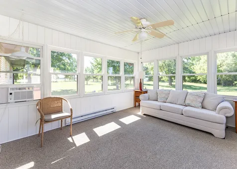 17028 Hubbard Road East Moline IL 61244