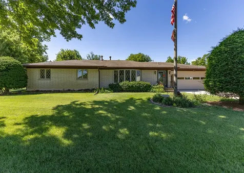 17028 Hubbard Road East Moline IL 61244