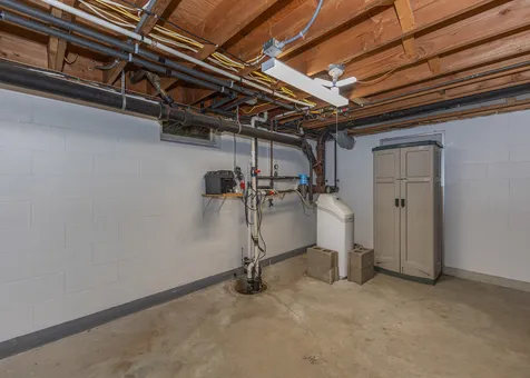 17028 Hubbard Road East Moline IL 61244