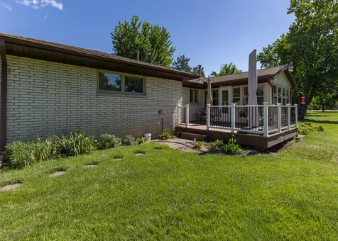 17028 Hubbard Road East Moline IL 61244