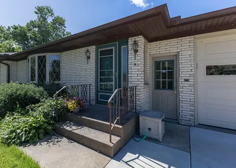 17028 Hubbard Road East Moline IL 61244