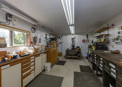 17028 Hubbard Road East Moline IL 61244