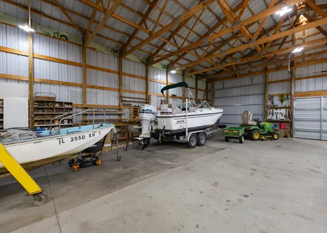 17028 Hubbard Road East Moline IL 61244