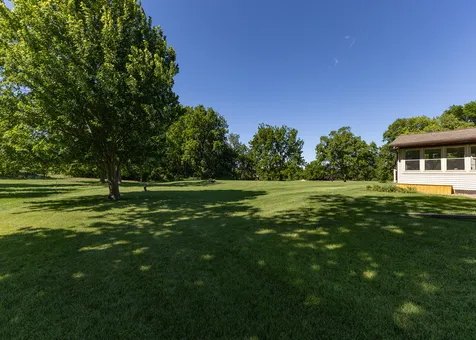 17028 Hubbard Road East Moline IL 61244