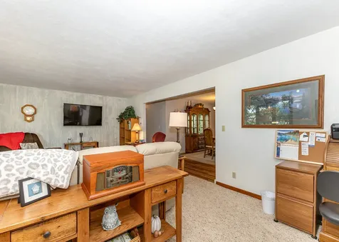 17028 Hubbard Road East Moline IL 61244