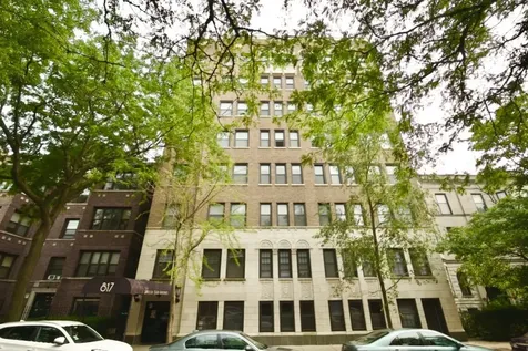 817 West Lakeside Place Chicago IL 60640