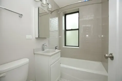 817 West Lakeside Place Chicago IL 60640