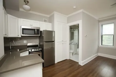 817 West Lakeside Place Chicago IL 60640