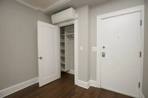 817 West Lakeside Place Chicago IL 60640