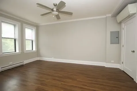 817 West Lakeside Place Chicago IL 60640