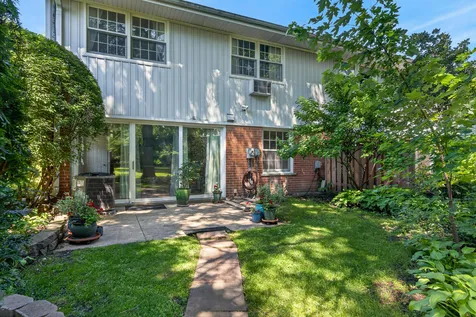12 Robin Hood Lane Northfield IL 60093
