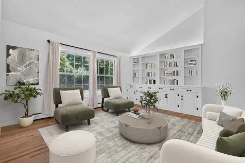 12 Robin Hood Lane Northfield IL 60093