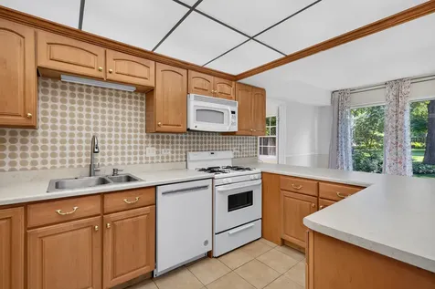 12 Robin Hood Lane Northfield IL 60093
