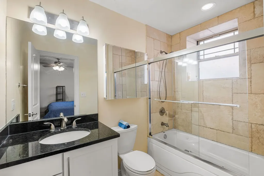 4457 North Magnolia Avenue Chicago IL 60640