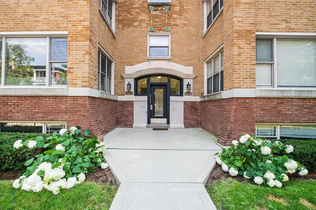 4457 North Magnolia Avenue Chicago IL 60640