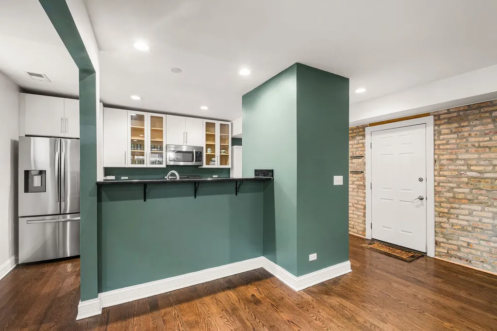 4457 North Magnolia Avenue Chicago IL 60640