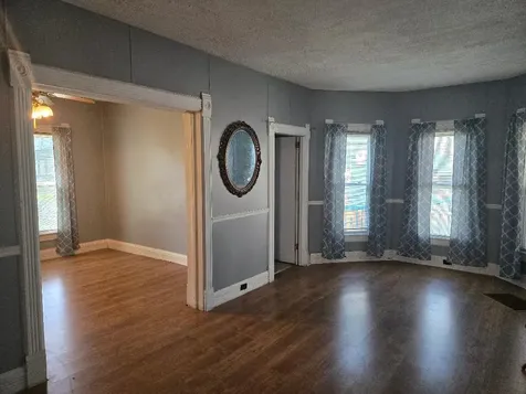 653 Whitley Avenue Joliet IL 60433