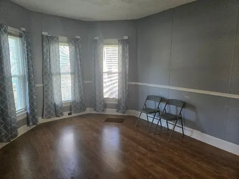653 Whitley Avenue Joliet IL 60433